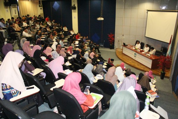 Bedah Buku “Ibn Rusyd: Lentera Dua Peradaban”