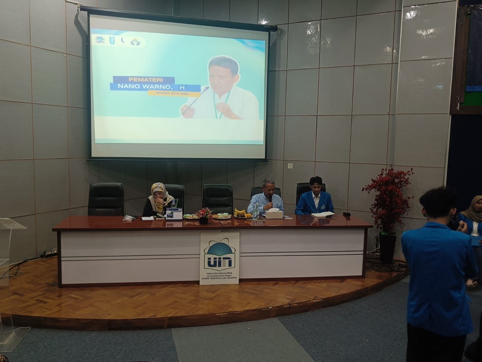 Bedah Buku Legenda Para Sufi: Tasawuf sebagai Jalan Spiritual dan Terapi Psikologis