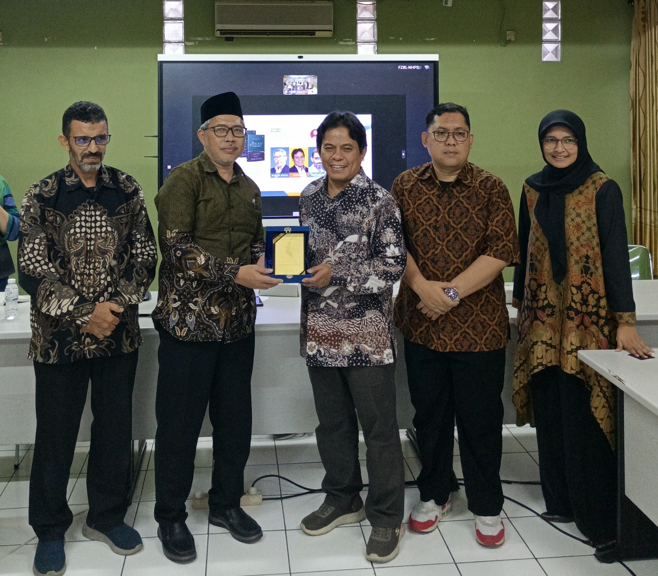 0-3048x4064-0-0-{}-0-24#